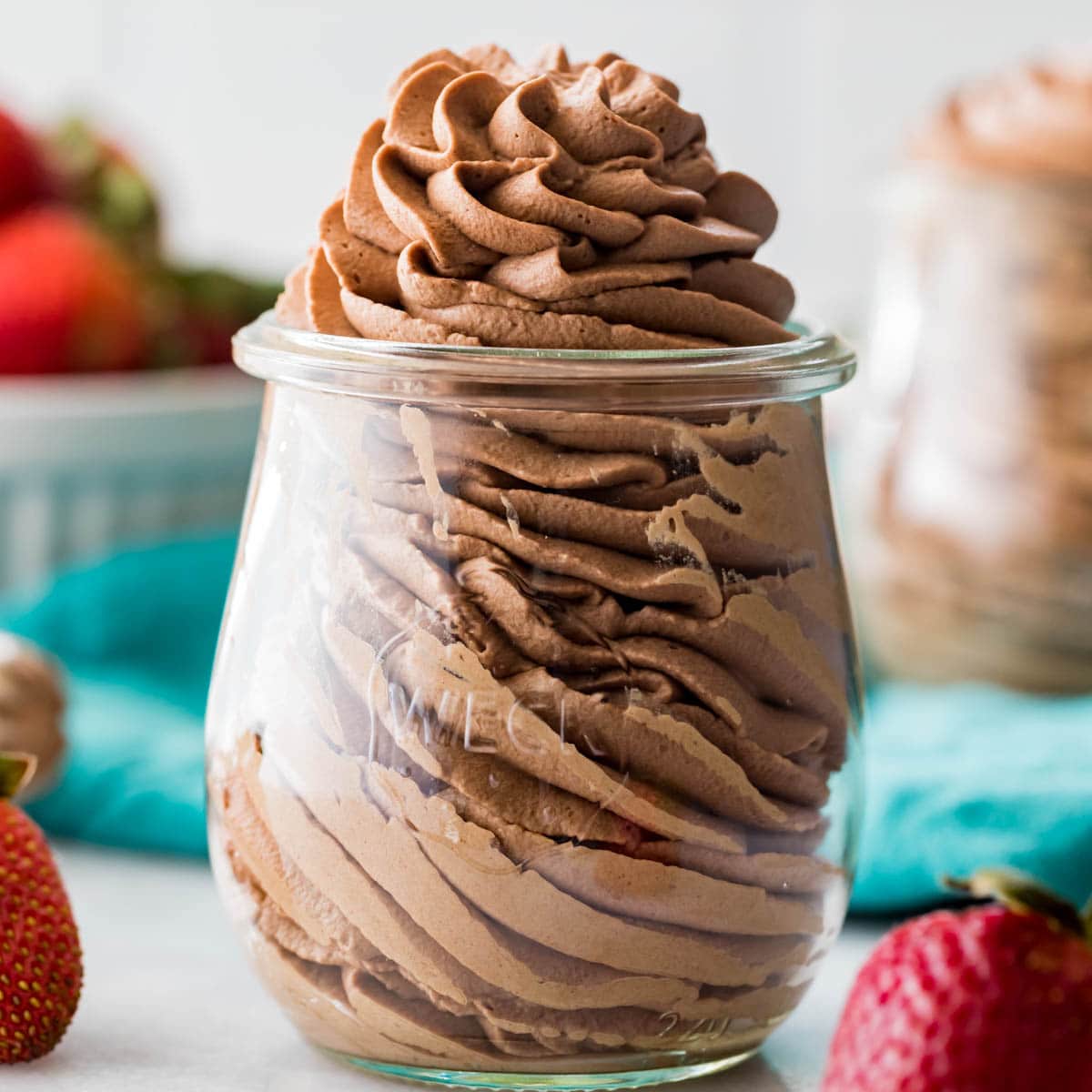 Chocolate Whipped Cream: Perfect Dessert Topping & Frosting
